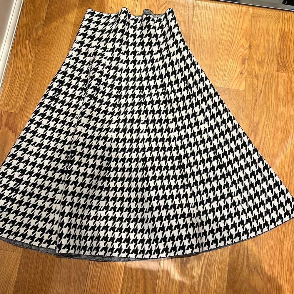 Mia mod women’s houndstooth patterned skirt size L